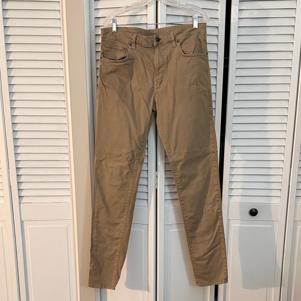 American Eagle Outfitters Khaki Chinos